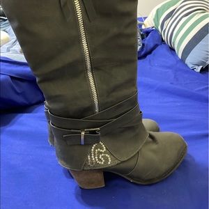 Vanity Gray Boots